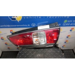 FANALE POST. SX. 098 DAIHATSU SIRION 2A SERIE (01/05-) 1KR 81560B1020