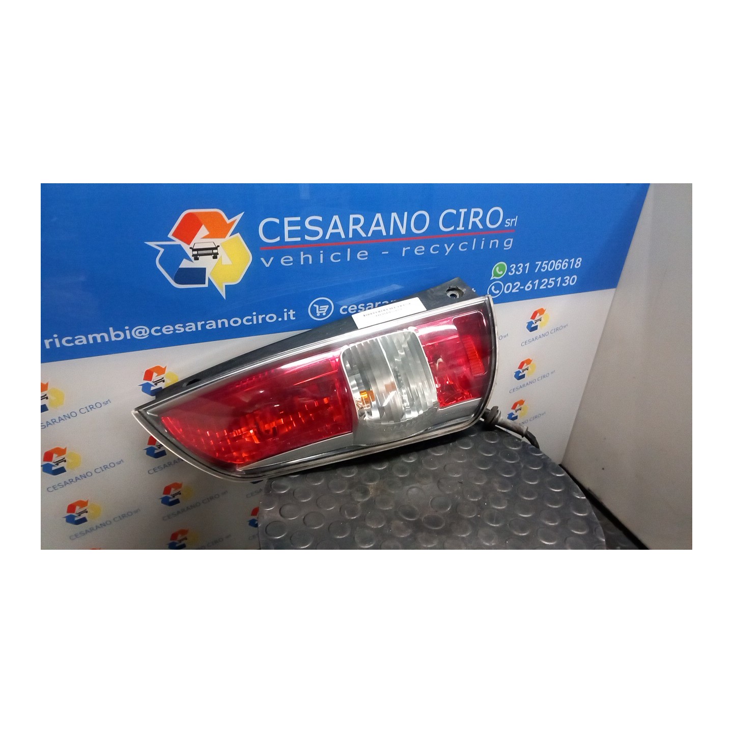 FANALE POST. SX. 098 DAIHATSU SIRION 2A SERIE (01/05-) 1KR 81560B1020