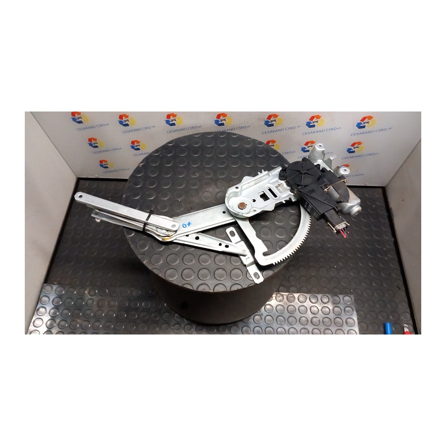 ALZACRISTALLO ELETTR. PORTA ANT. DX. 003 OPEL CORSA (X01) (10/00-06/06) Z12XE 93186827