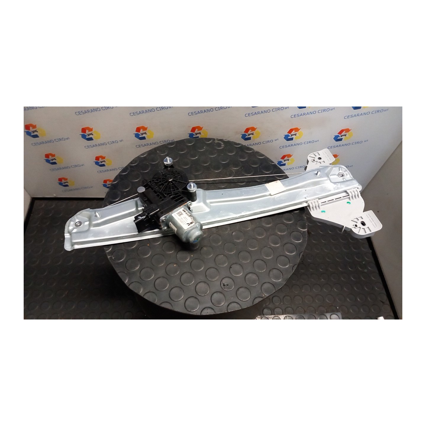 ALZACRISTALLO ELETTR. PORTA POST. SX. 053 HYUNDAI TUCSON (12/20-) D4FE 83403N7000