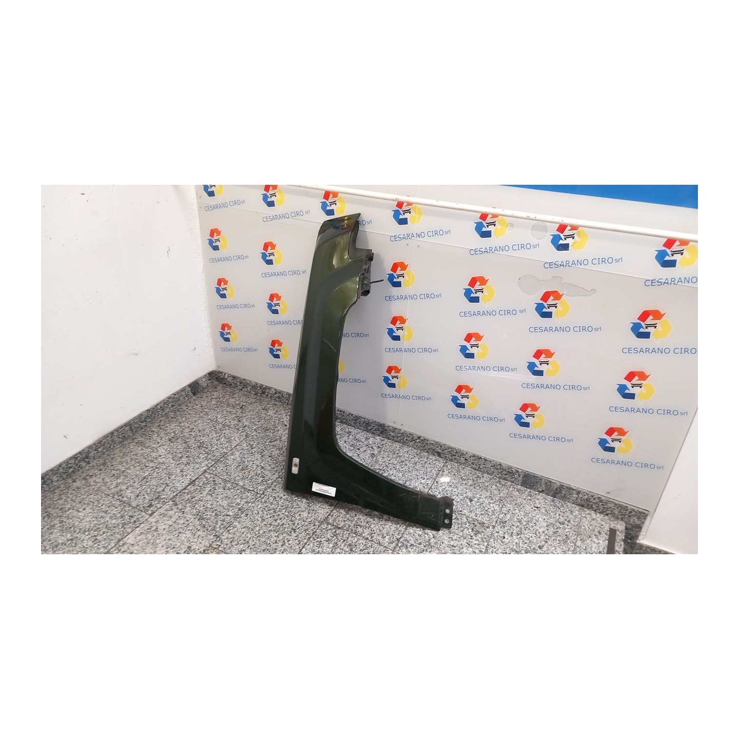 PARAFANGO ANT. C/SUPPORTO ANT DX. 005 JEEP PATRIOT (MK) (09/07-) BYL K05054316AA