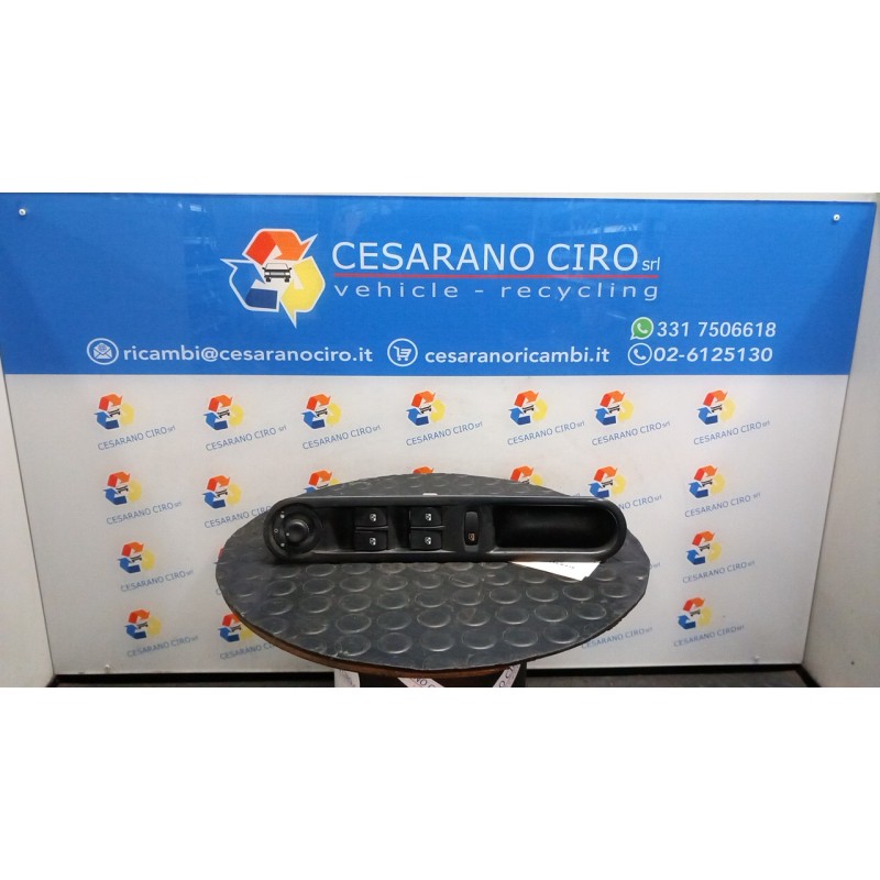 INTERRUTTORE ALZACRISTALLI PORTA ANT. SX. 028 RENAULT ESPACE 4A SERIE (03/06-03/15) F4RU7 8200315044