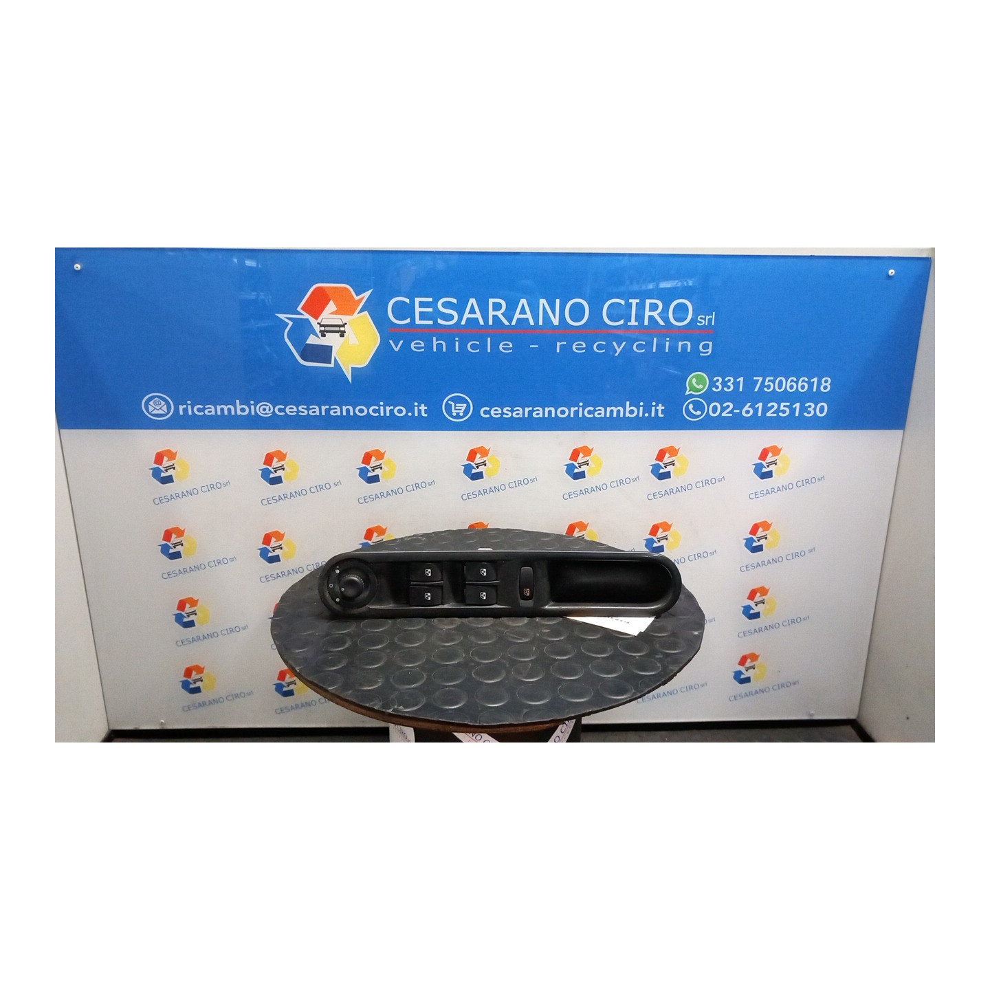 INTERRUTTORE ALZACRISTALLI PORTA ANT. SX. 028 RENAULT ESPACE 4A SERIE (03/06-03/15) F4RU7 8200315044