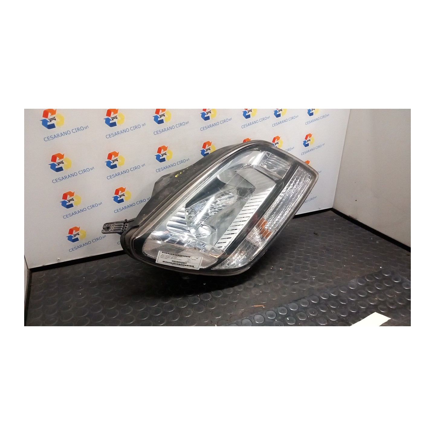 PROIETTORE DX. 074 CHEVROLET (DAEWOO) ORLANDO (J309) (11/10-) Z20D1 95025586