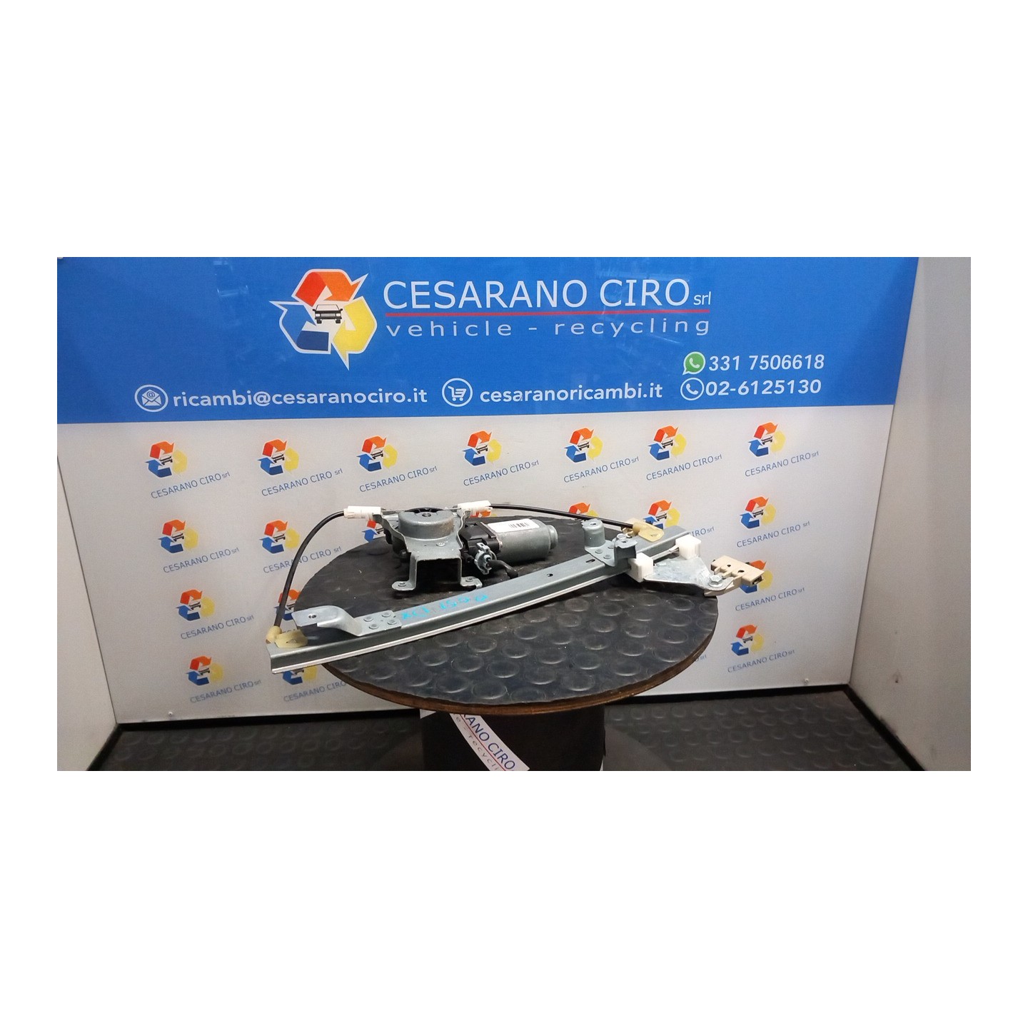 ALZACRISTALLO ELETTR. PORTA POST. C/MOTORINO DX. 016 NISSAN QASHQAI (J10E/JJ10E) (02/07-12 HR16 82700EY10A