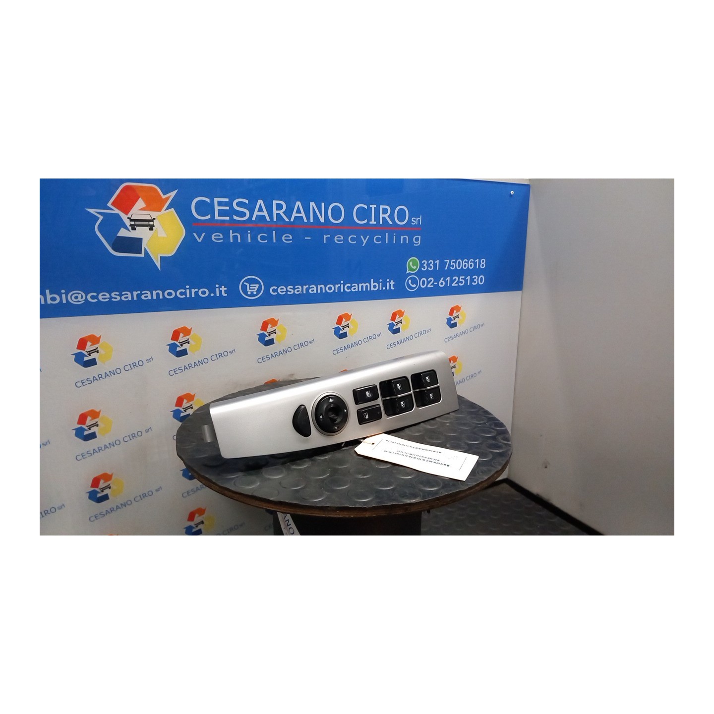INTERRUTTORE ALZACRISTALLI PORTA ANT. 021 HYUNDAI SANTA FE 2A SERIE (03/06-12/10 D4EB 935752B000S4