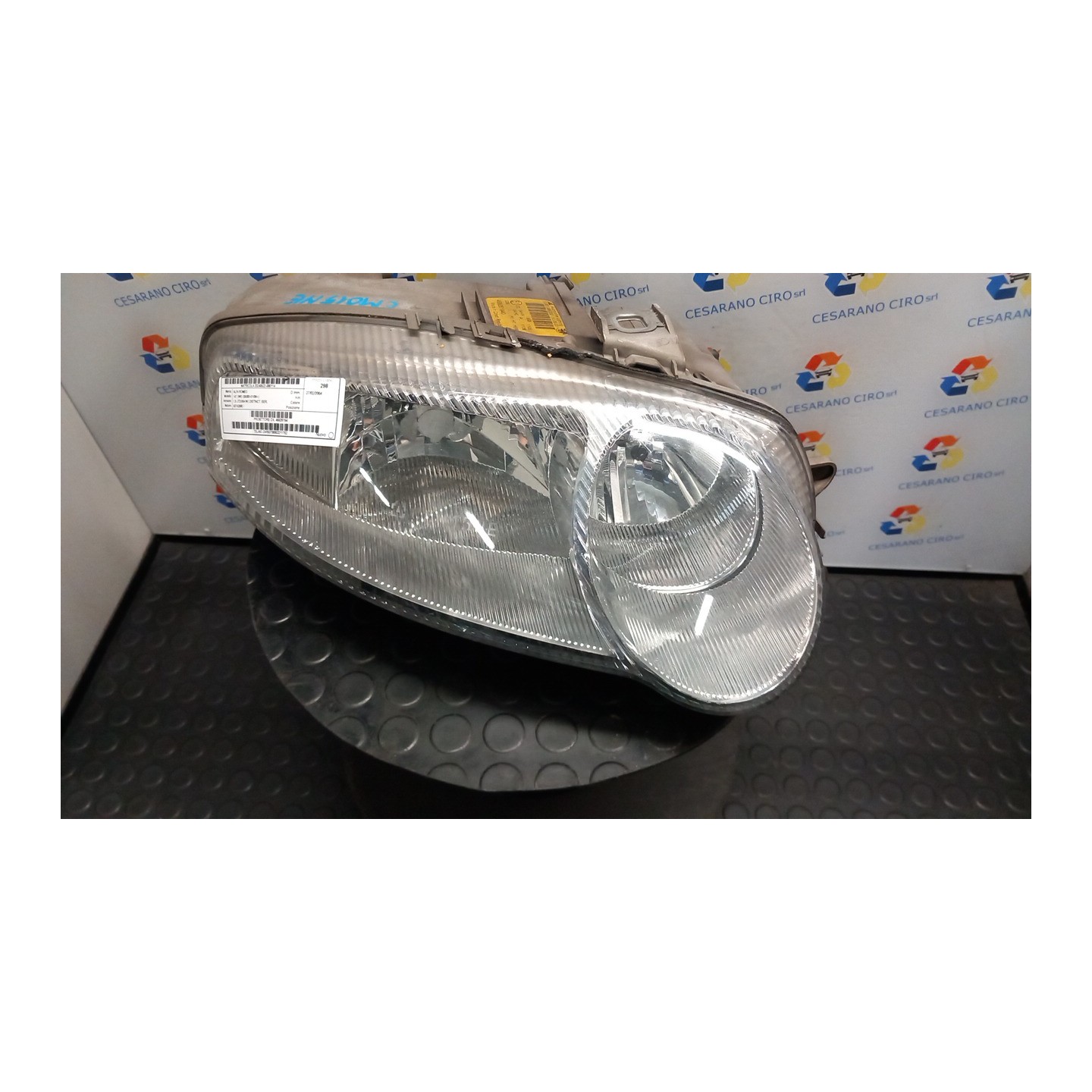 PROIETTORE DX. 114 ALFA ROMEO 147 (W8) (08/00-01/06) 937A2000 46826194