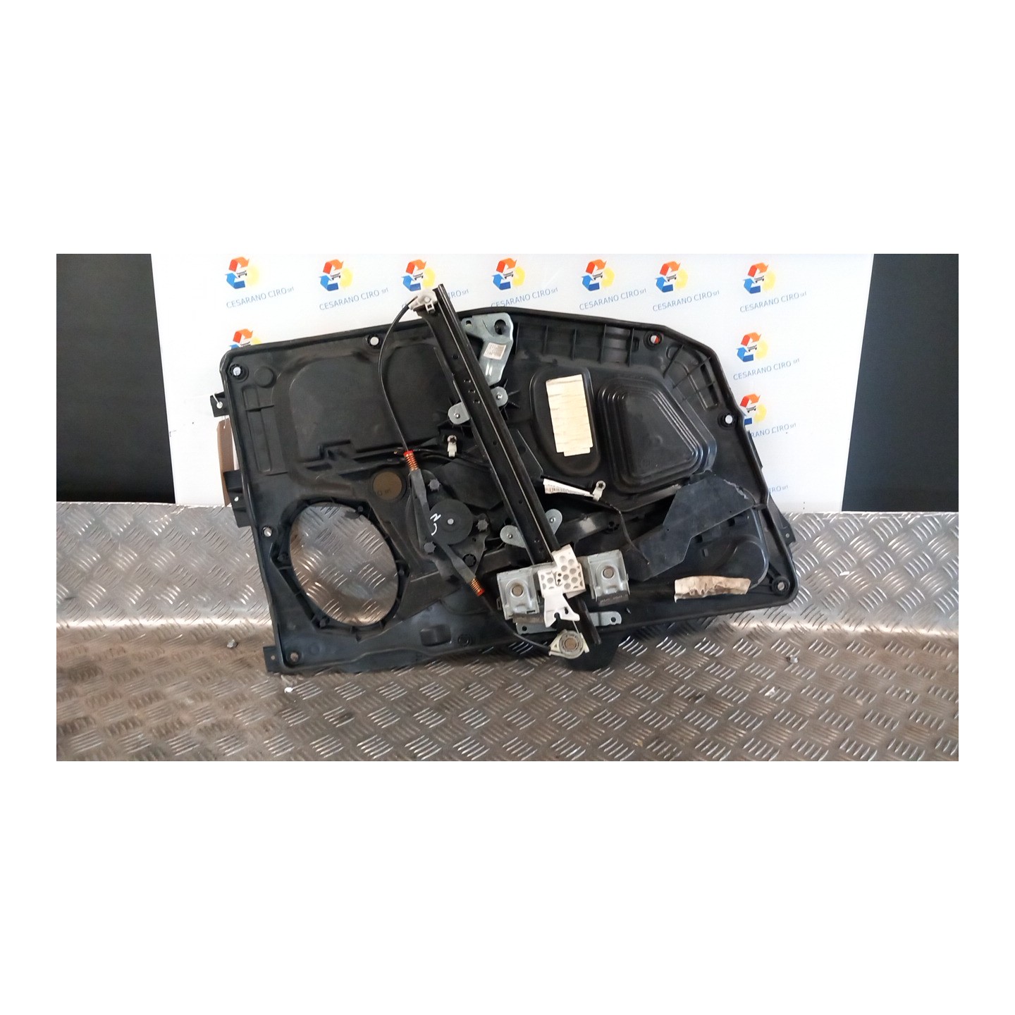 ALZACRISTALLO ELETTR. PORTA ANT. C/MOTORINO DX. 133 FORD FIESTA (CBK) (03/02-12/05) F6JA 1546517