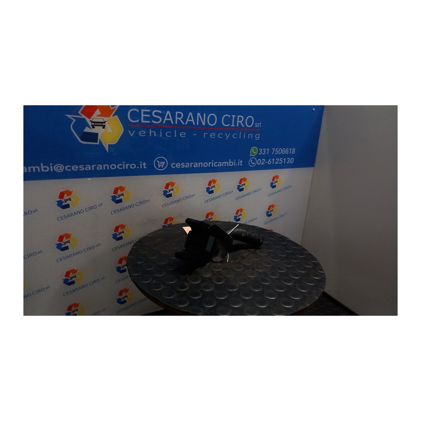 BLOCCO COMANDI TERGICRISTALLI NERO SATINATO 080 VOLKSWAGEN FOX (5Z) (04/05-07/11) BMD 5Z0953503C1NN
