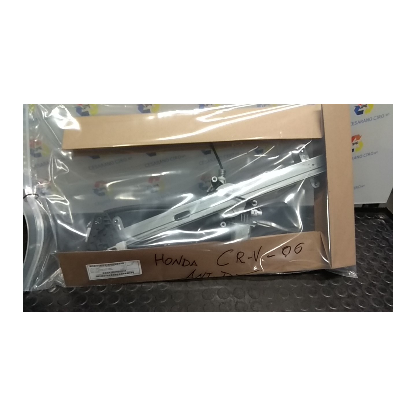 ALZACRISTALLO ELETTR. PORTA ANT. C/MOTORINO DX. 055 HONDA CR-V 2A SERIE (04/02-12/06) N22A2 72210S9AA02