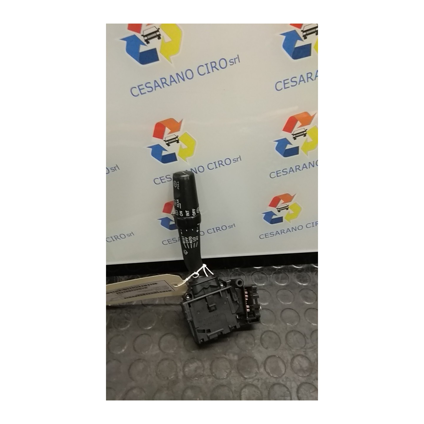 BLOCCO COMANDI TERGICRISTALLI 045 TOYOTA AVENSIS (04/03-04/09) 2ADFTV 8465205170