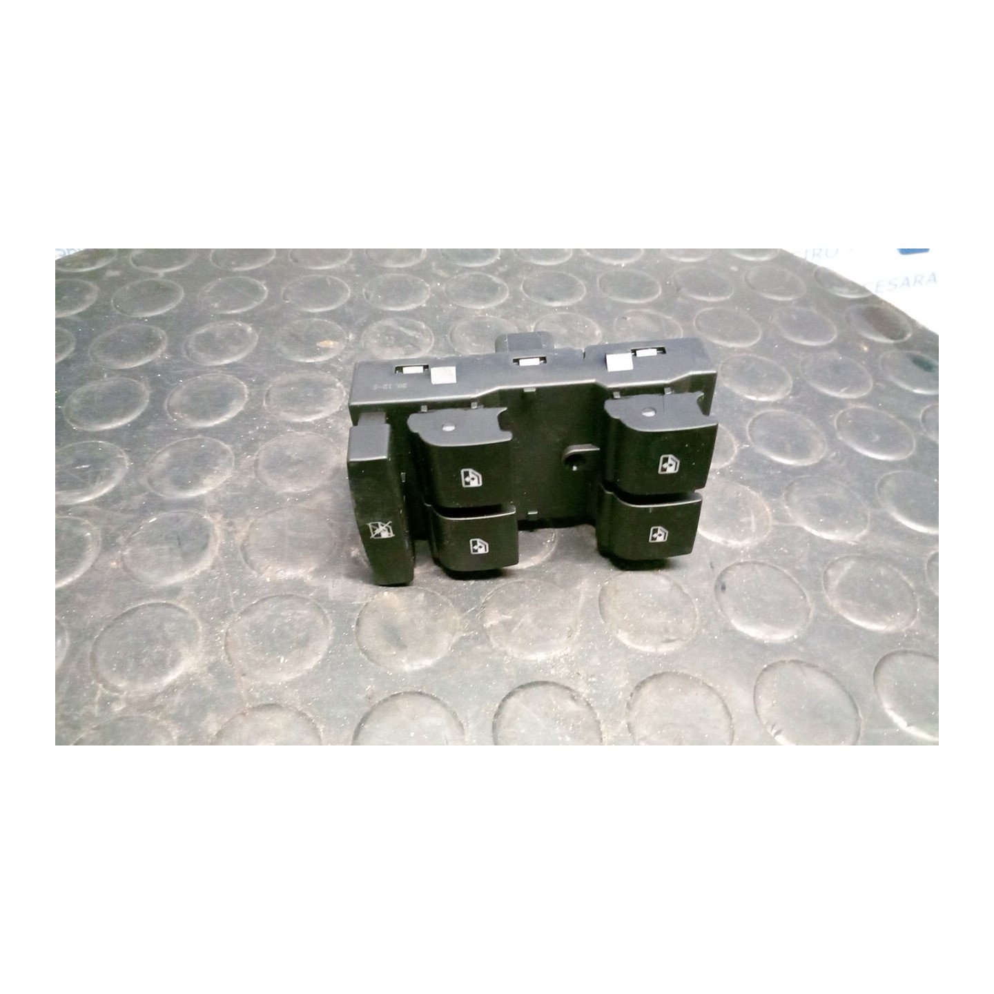 BLOCCO COMANDI ALZACRISTALLI 036 CHEVROLET (DAEWOO) AVEO (T300) (05/11-) A12XER 95188247
