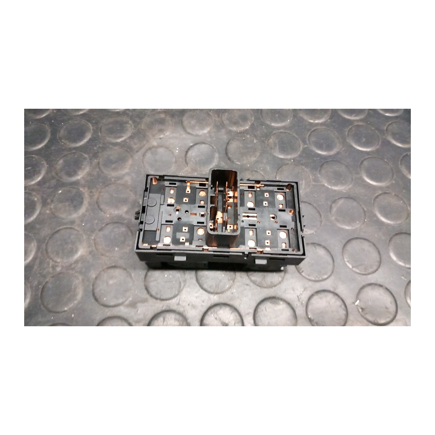 BLOCCO COMANDI ALZACRISTALLI 036 CHEVROLET (DAEWOO) AVEO (T300) (05/11-) A12XER 95188247