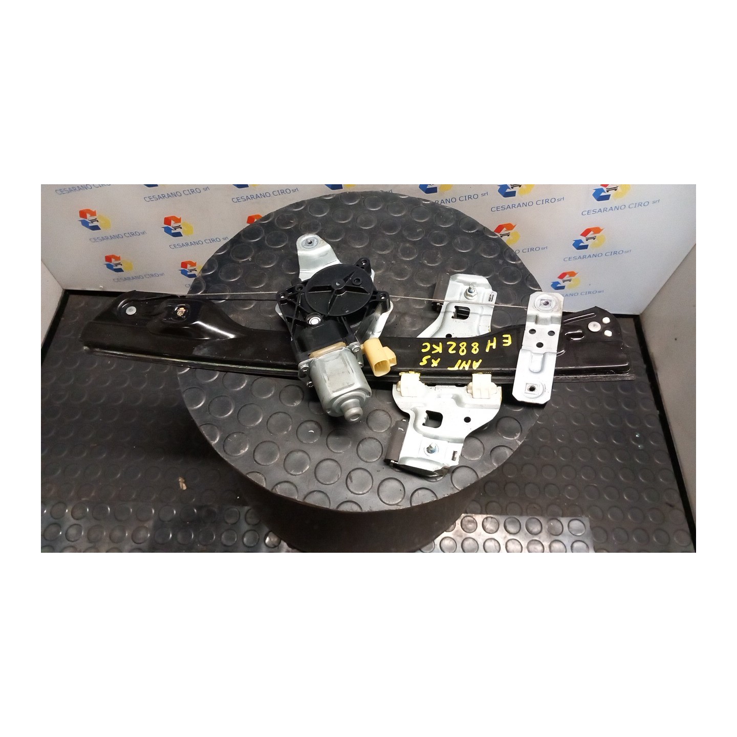 ALZACRISTALLO ELETTR. PORTA ANT. C/MOTORINO SX. 038 CHEVROLET (DAEWOO) AVEO (T300) (05/11-) A12XER 95043027
