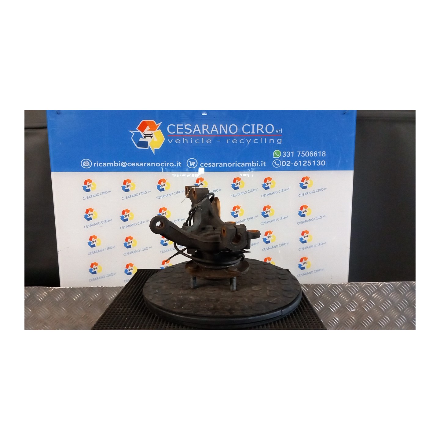 MONTANTE SOSP. ANT. SX. 080 NISSAN NV200 (M20) (10/09-) HR16 400153LG0A
