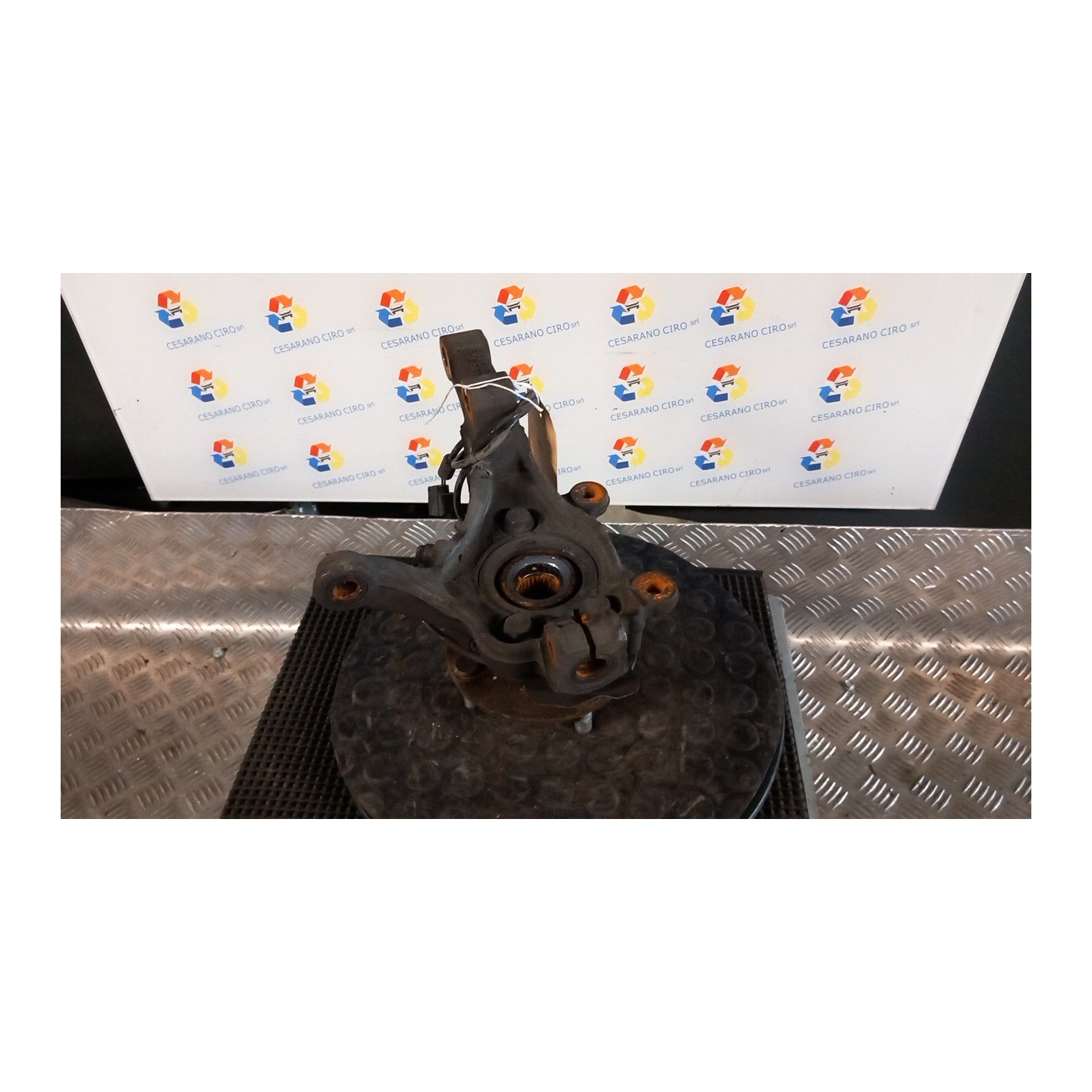 MONTANTE SOSP. ANT. SX. 080 NISSAN NV200 (M20) (10/09-) HR16 400153LG0A