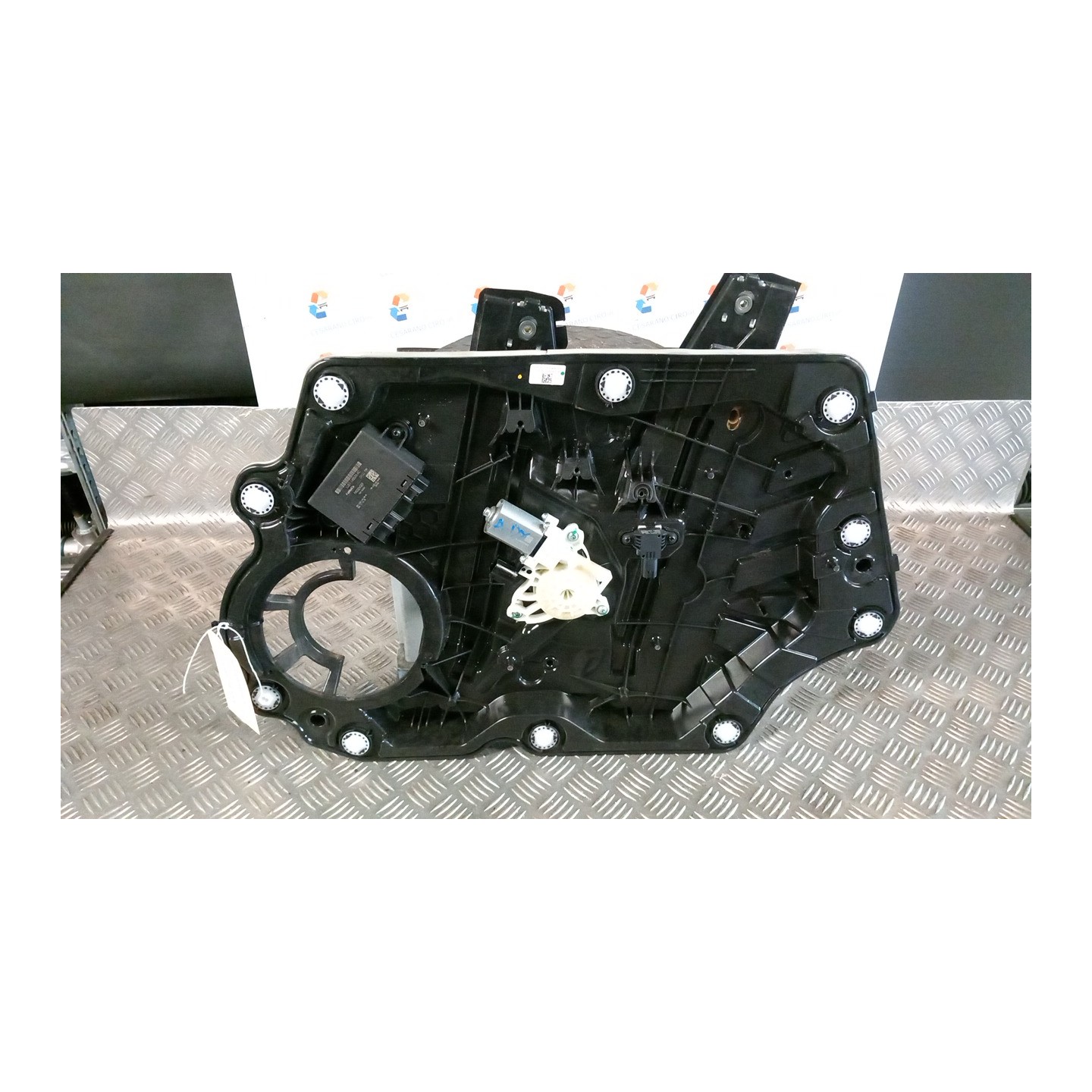 ALZACRISTALLO ELETTR. PORTA ANT. DX. 055 FORD PUMA (CF7) (09/19-) B7JB 2510682