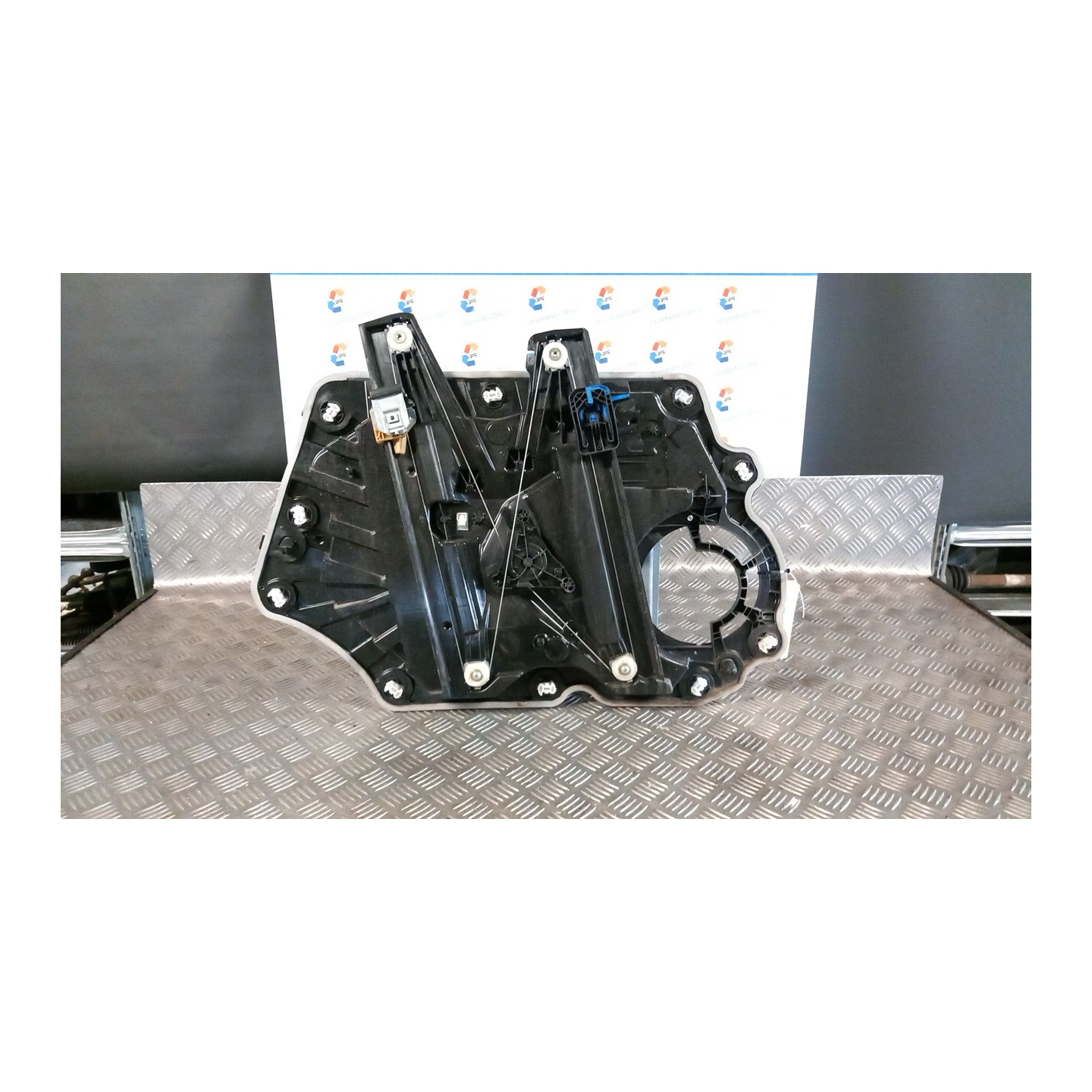ALZACRISTALLO ELETTR. PORTA ANT. DX. 055 FORD PUMA (CF7) (09/19-) B7JB 2510682
