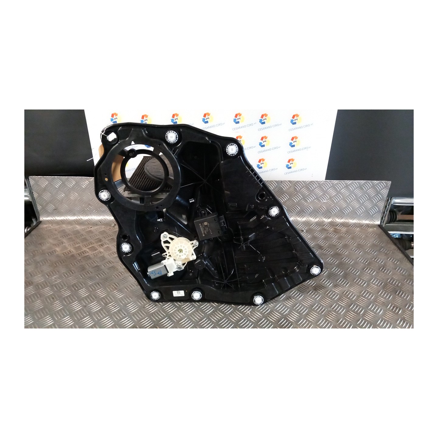 ALZACRISTALLO ELETTR. PORTA POST. SX. 057 FORD PUMA (CF7) (09/19-) B7JB 2510683