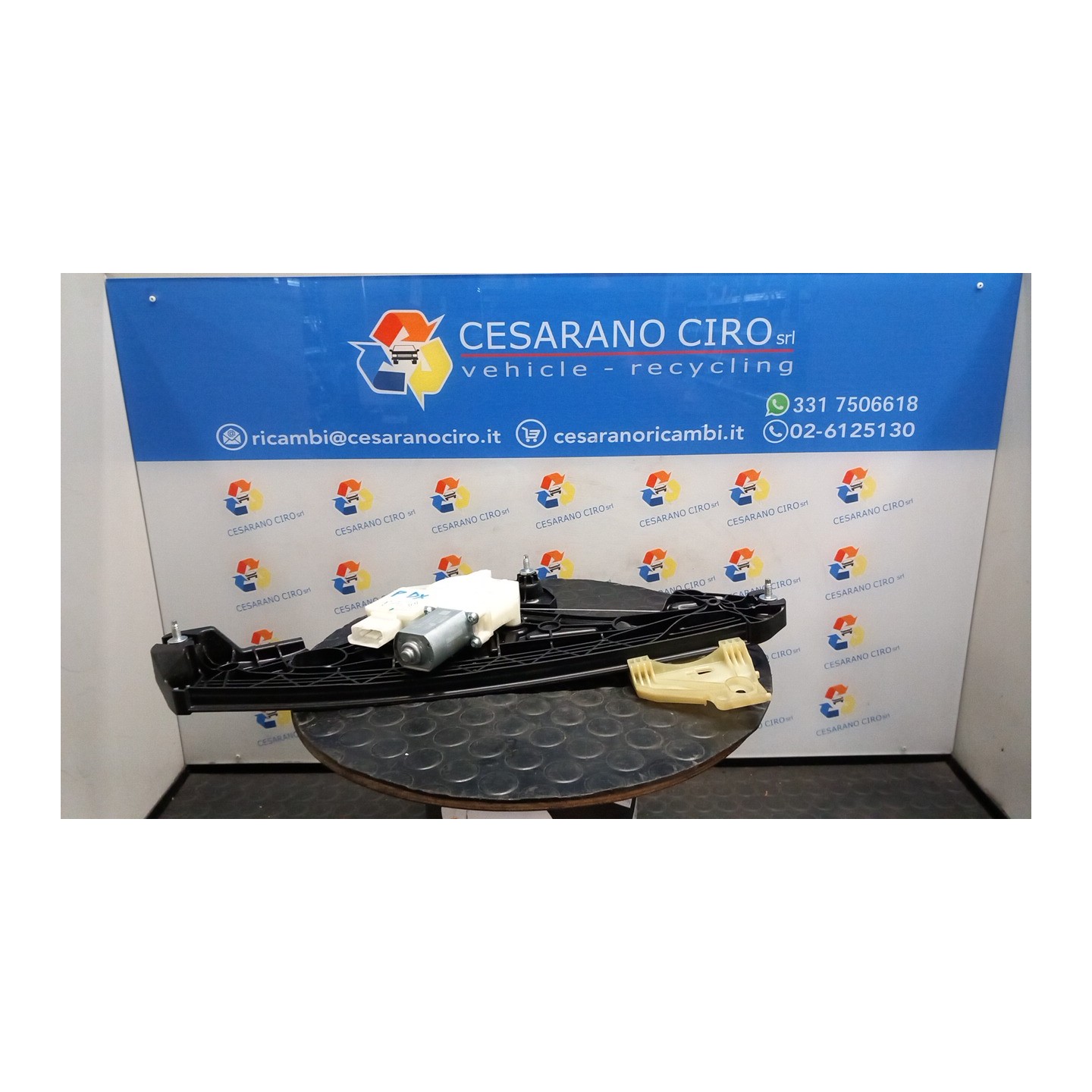 ALZACRISTALLO ELETTR. PORTA POST. CON MOTORINO DX. 114 RENAULT CAPTUR 2A SERIE (10/19-10/24) H4MC6 827209371R