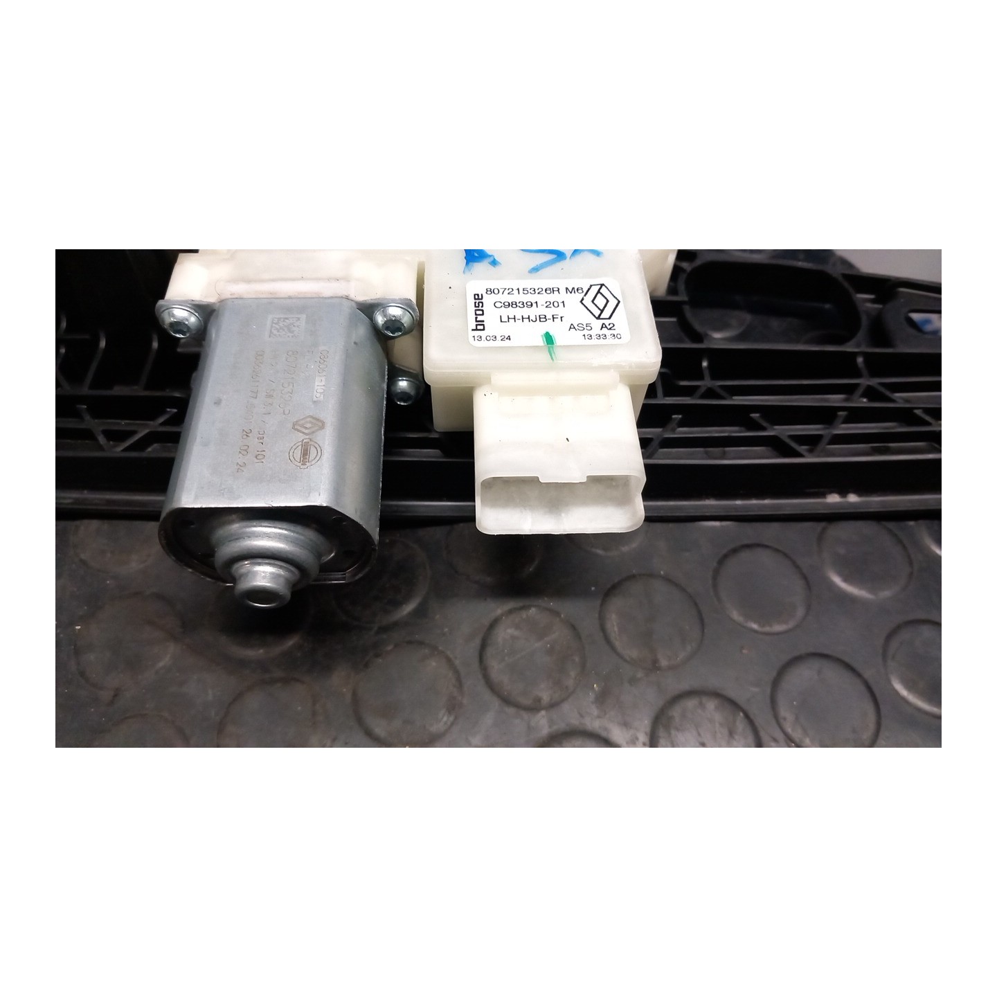 ALZACRISTALLO ELETTR. PORTA ANT. CON MOTORINO SX. 117 RENAULT CAPTUR 2A SERIE (10/19-10/24) H4MC6 807215326R