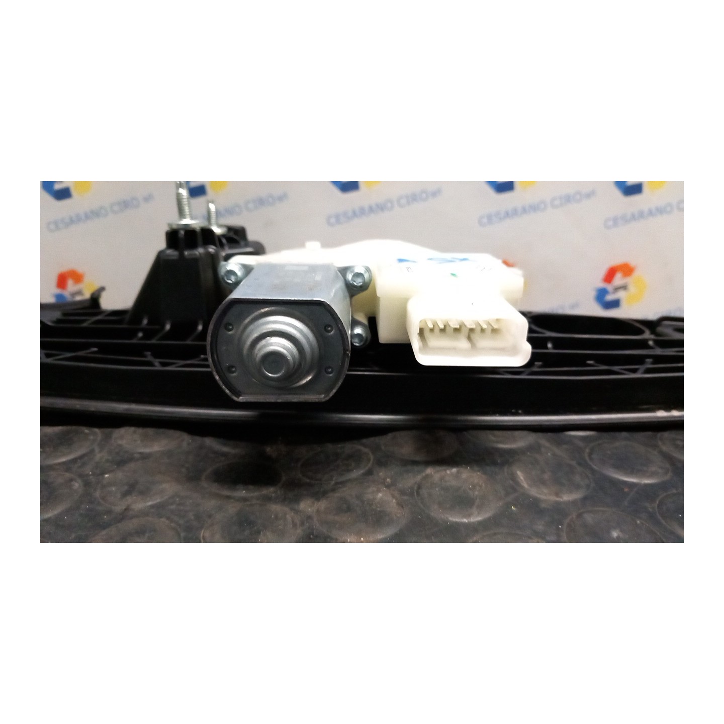 ALZACRISTALLO ELETTR. PORTA ANT. CON MOTORINO SX. 117 RENAULT CAPTUR 2A SERIE (10/19-10/24) H4MC6 807215326R