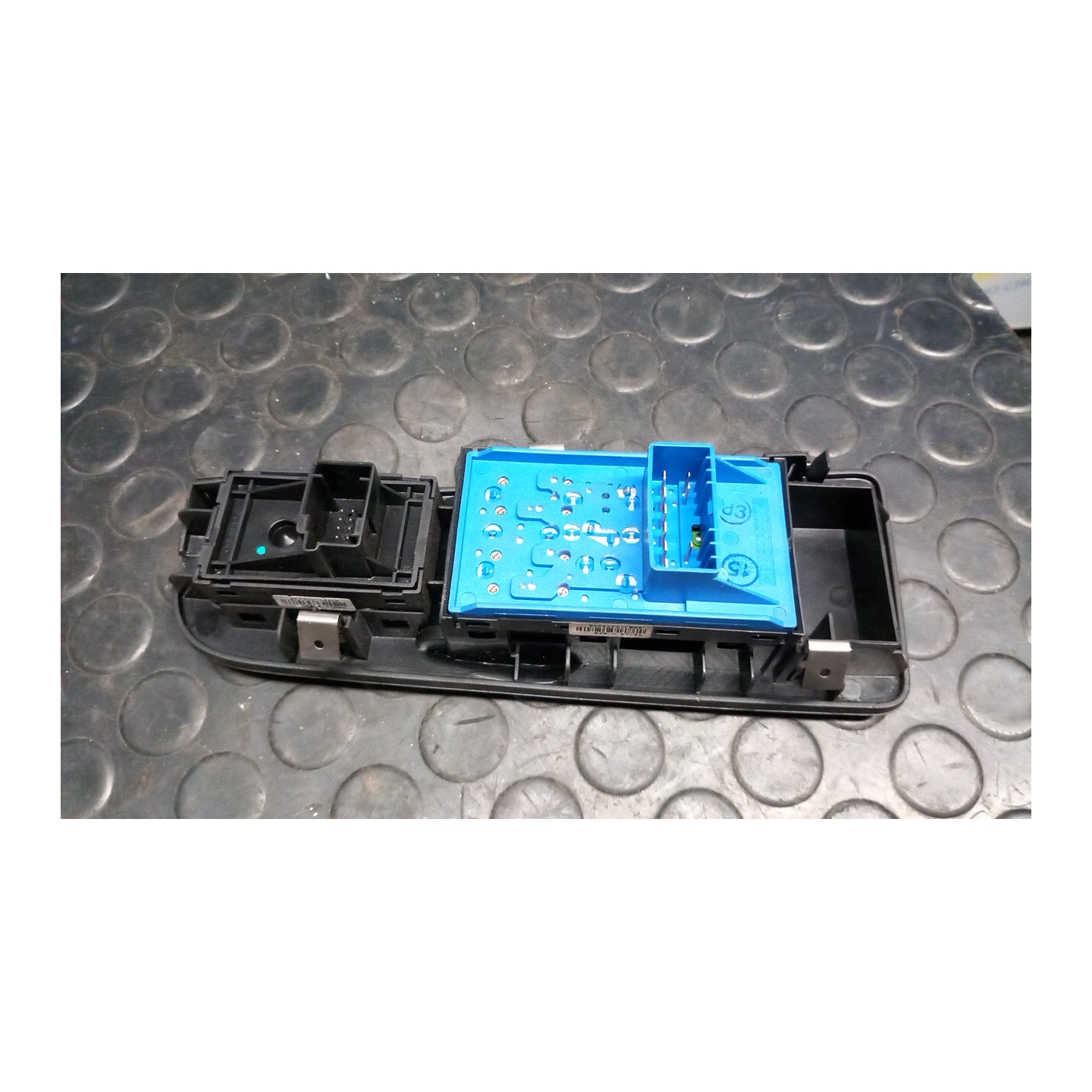 BLOCCO COMANDI ALZACRISTALLI E RETROVISORI EST. ALZACRISTALLO ELETTRICO POST SX. 014 FIAT GRANDE PUNTO (2Y) (06/05-12/08 199A600