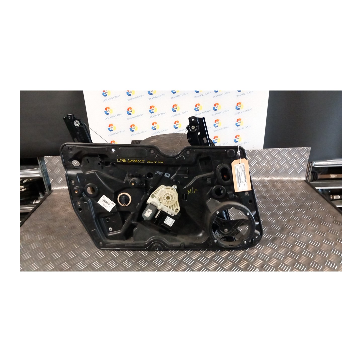 ALZACRISTALLO ELETTR. PORTA ANT. SX. 020 VOLKSWAGEN GOLF (5K/AJ) (09/08-) CAY 5K0837461D