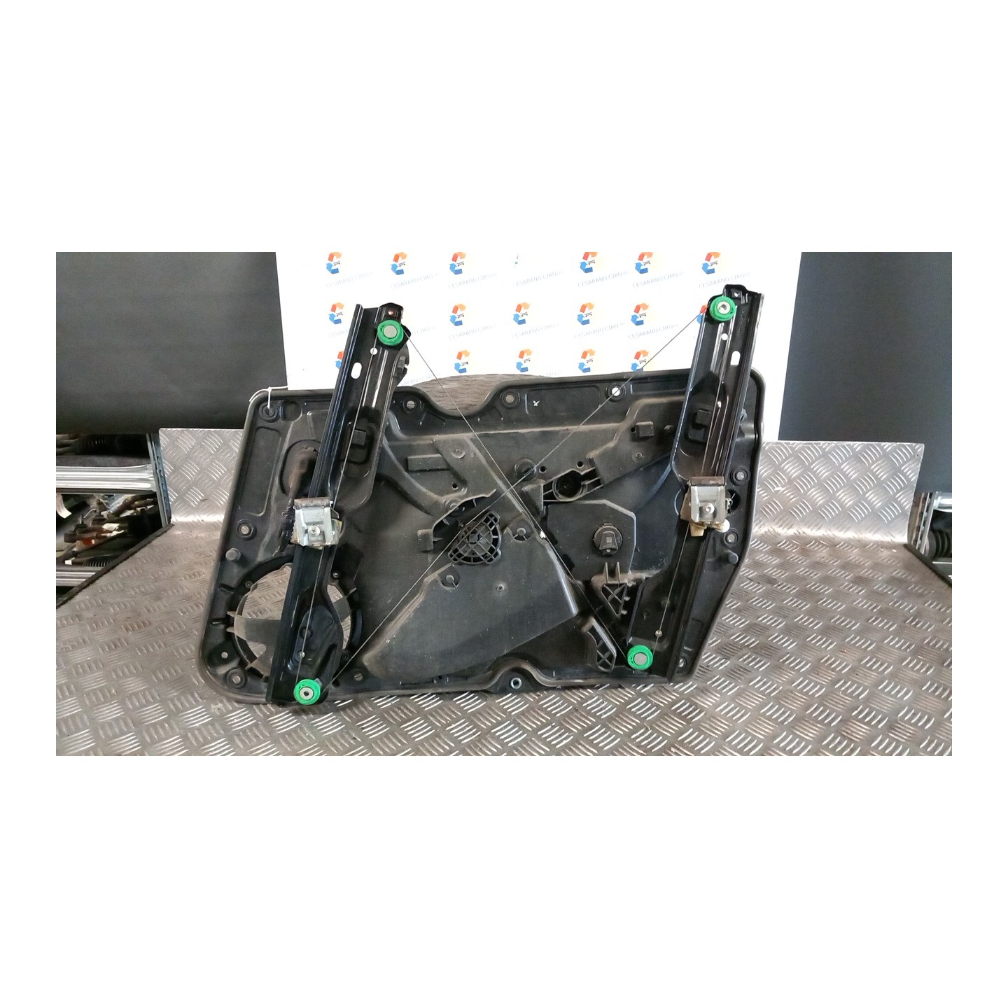 ALZACRISTALLO ELETTR. PORTA ANT. SX. 020 VOLKSWAGEN GOLF (5K/AJ) (09/08-) CAY 5K0837461D