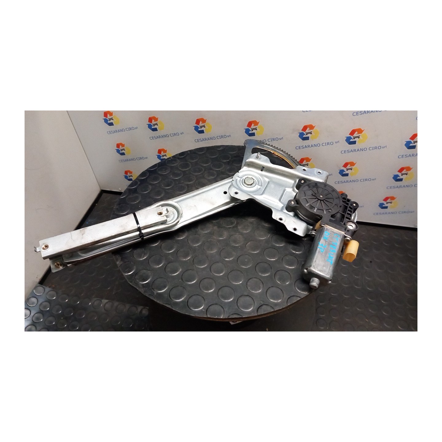ALZACRISTALLO PORTA ANT. DX. 039 TOYOTA YARIS (03/99-11/05)     (JPP) 1NDTV 6981052020
