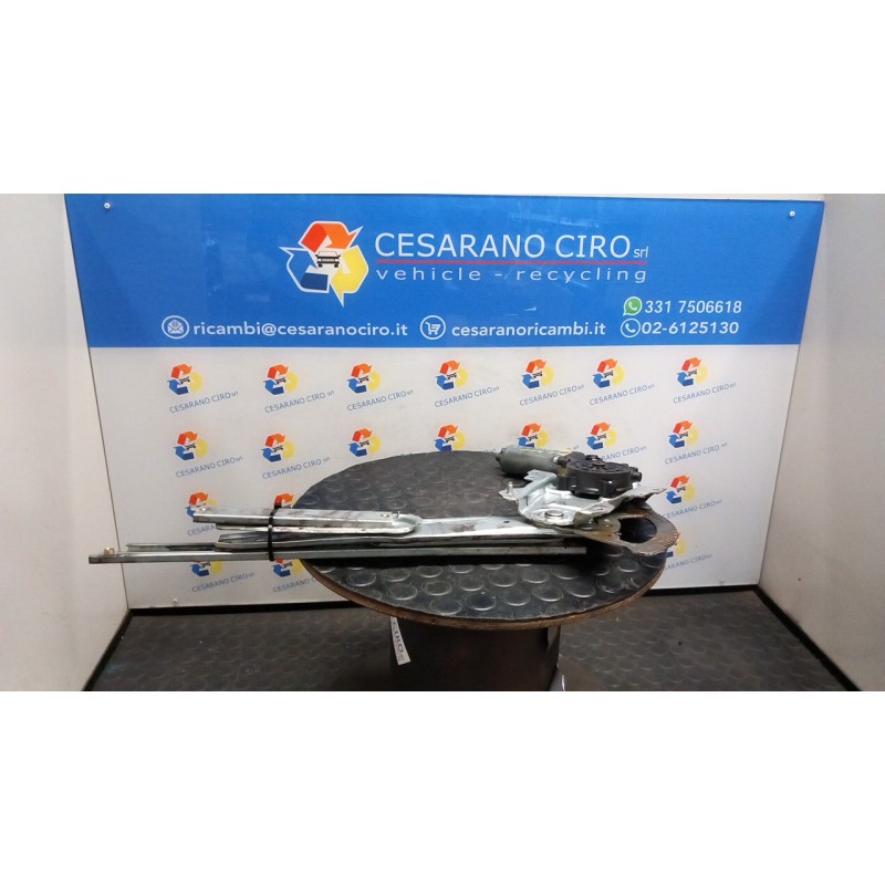 ALZACRISTALLO PORTA ANT. SX. 040 TOYOTA YARIS (03/99-11/05)     (JPP) 1NDTV 6982052020