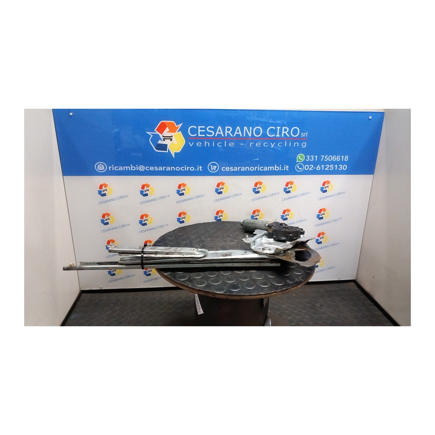 ALZACRISTALLO PORTA ANT. SX. 040 TOYOTA YARIS (03/99-11/05)     (JPP) 1NDTV 6982052020