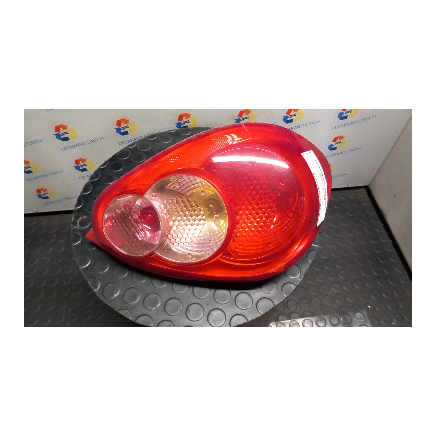 FANALE POST. SX. 058 TOYOTA AYGO 1A SERIE (04/05-10/14) 1KRFE 815610H070