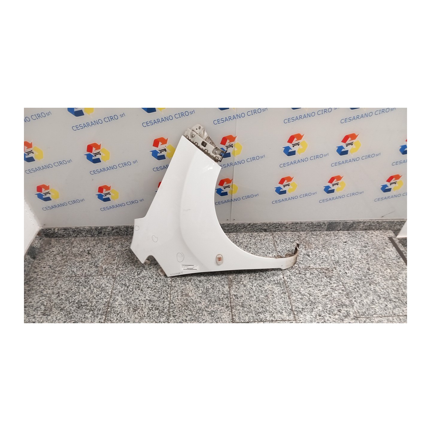 PARAFANGO ANT. DX. 017 CHEVROLET (DAEWOO) SPARK (M300) (01/10-12/15) B10D1 95977325