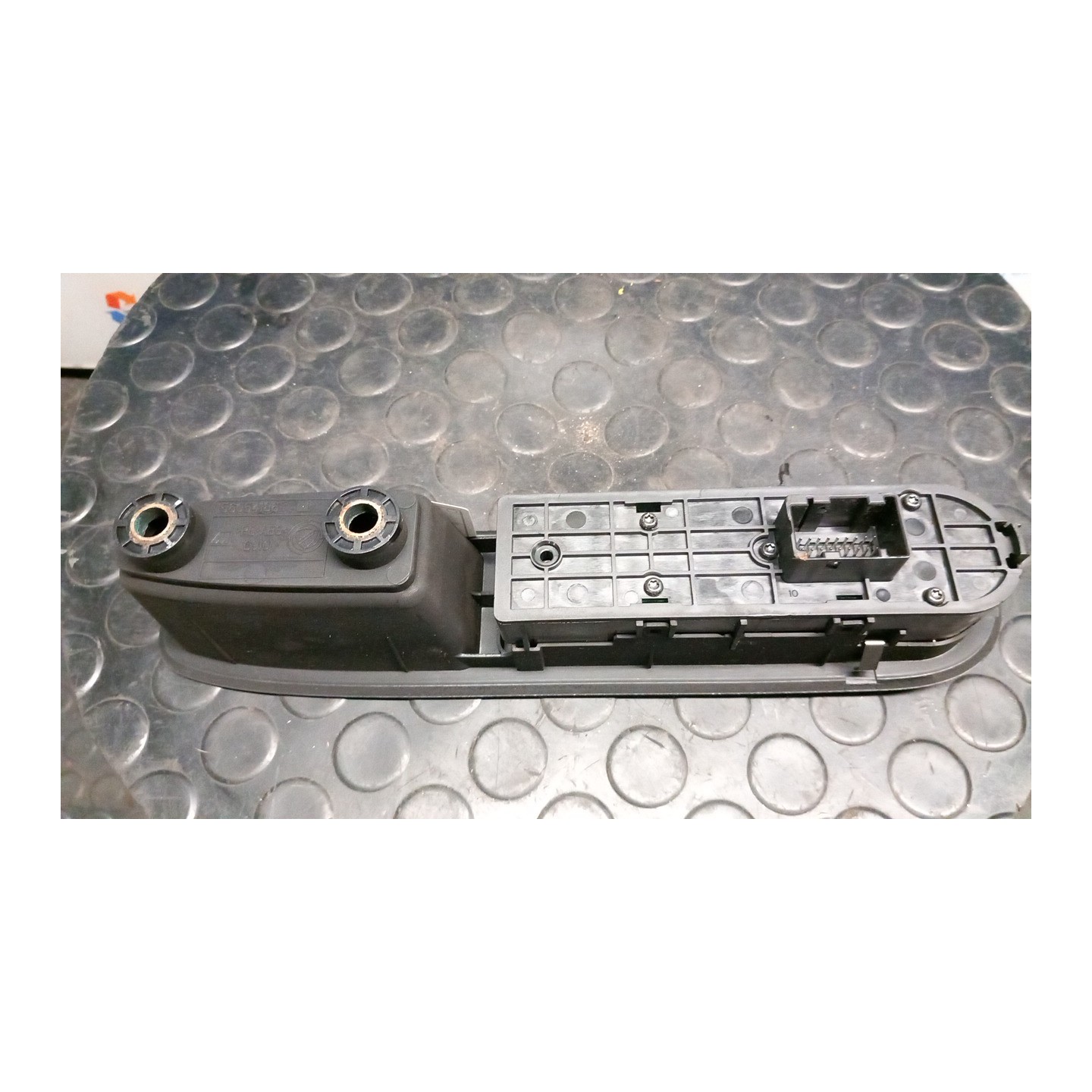 BLOCCO COMANDI ALZACRISTALLI E RETROVISORI EST. 063 ALFA ROMEO 159 (X3/X9) (07/05-06/13) 939B5000 71744261