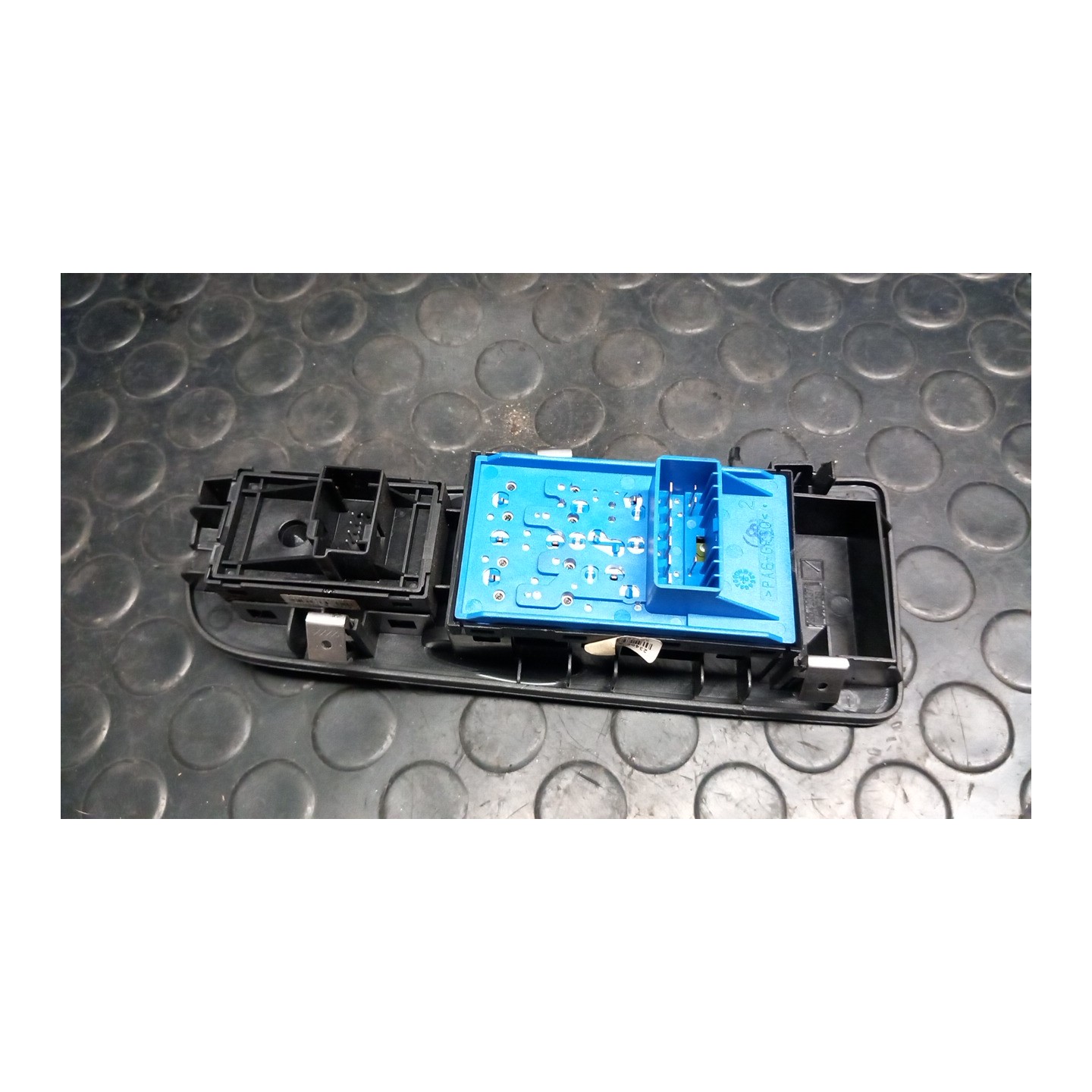 BLOCCO COMANDI ALZACRISTALLI E RETROVISORI EST. SX. 104 FIAT GRANDE PUNTO (2Y) (06/05-12/08 350A1000 735411026