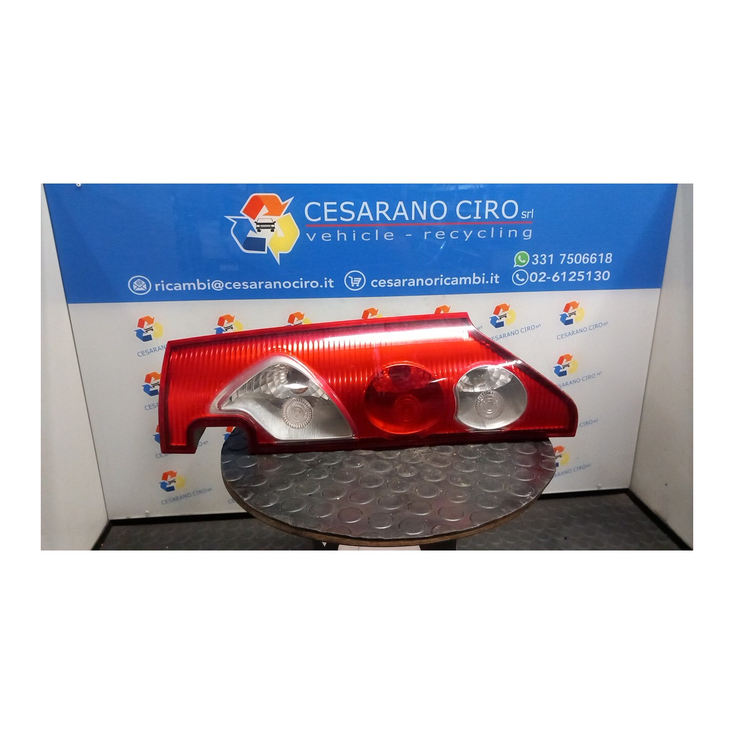 FANALE POST. PER PORTE BATTENTI DX. 066 RENAULT KANGOO (01/08-05/13) K4M K8 8200419952