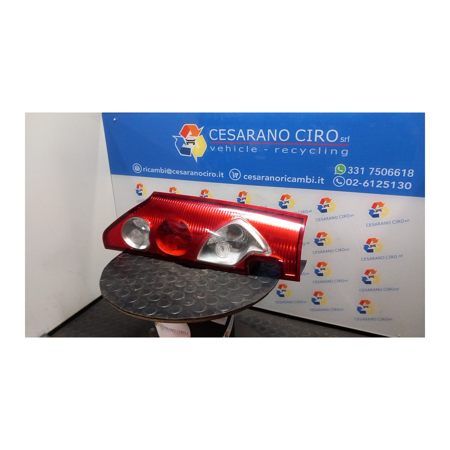 FANALE POST. PER PORTE BATTENTI SX. 067 RENAULT KANGOO (01/08-05/13) K4M K8 8200419949