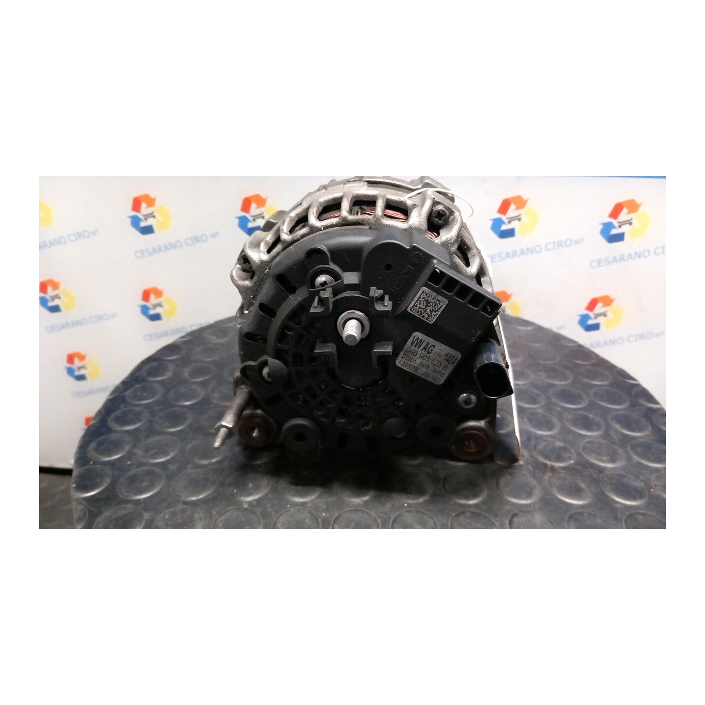 ALTERNATORE BOSCH 140AMP ROTAZ. 057 VOLKSWAGEN POLO (6C) (03/14-02/18) CUS 04B903023DX