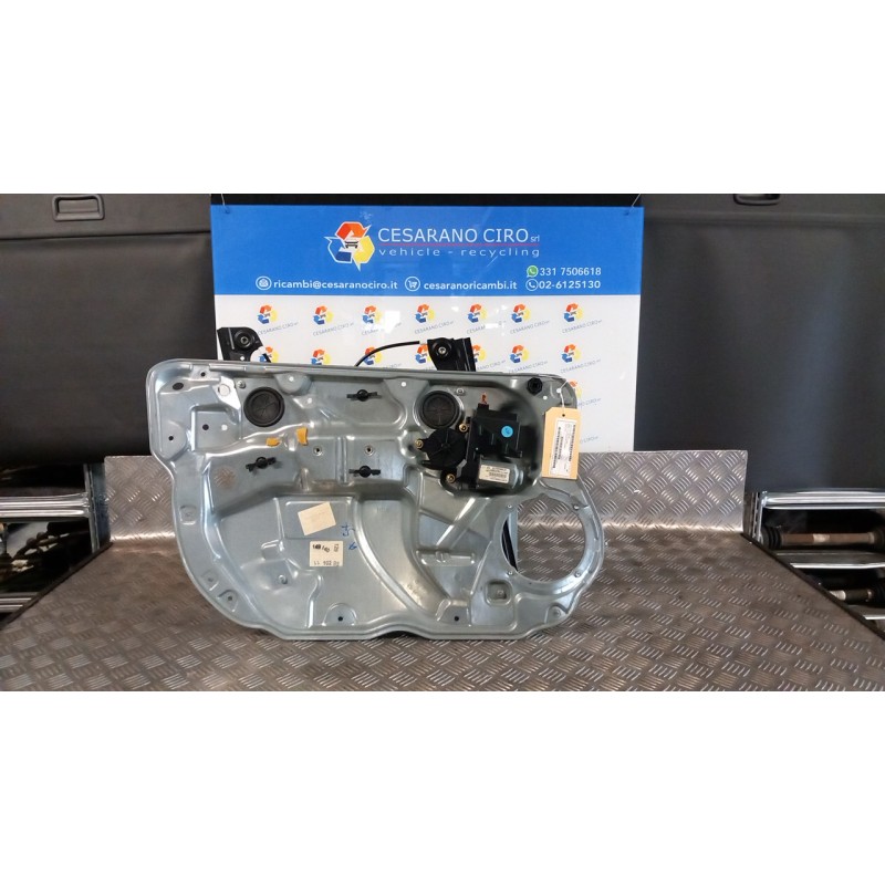 ALZACRISTALLO ELETTR. PORTA ANT. SX. 044 VOLKSWAGEN POLO (9N) (10/01-03/05) BBY 6Q4837461J