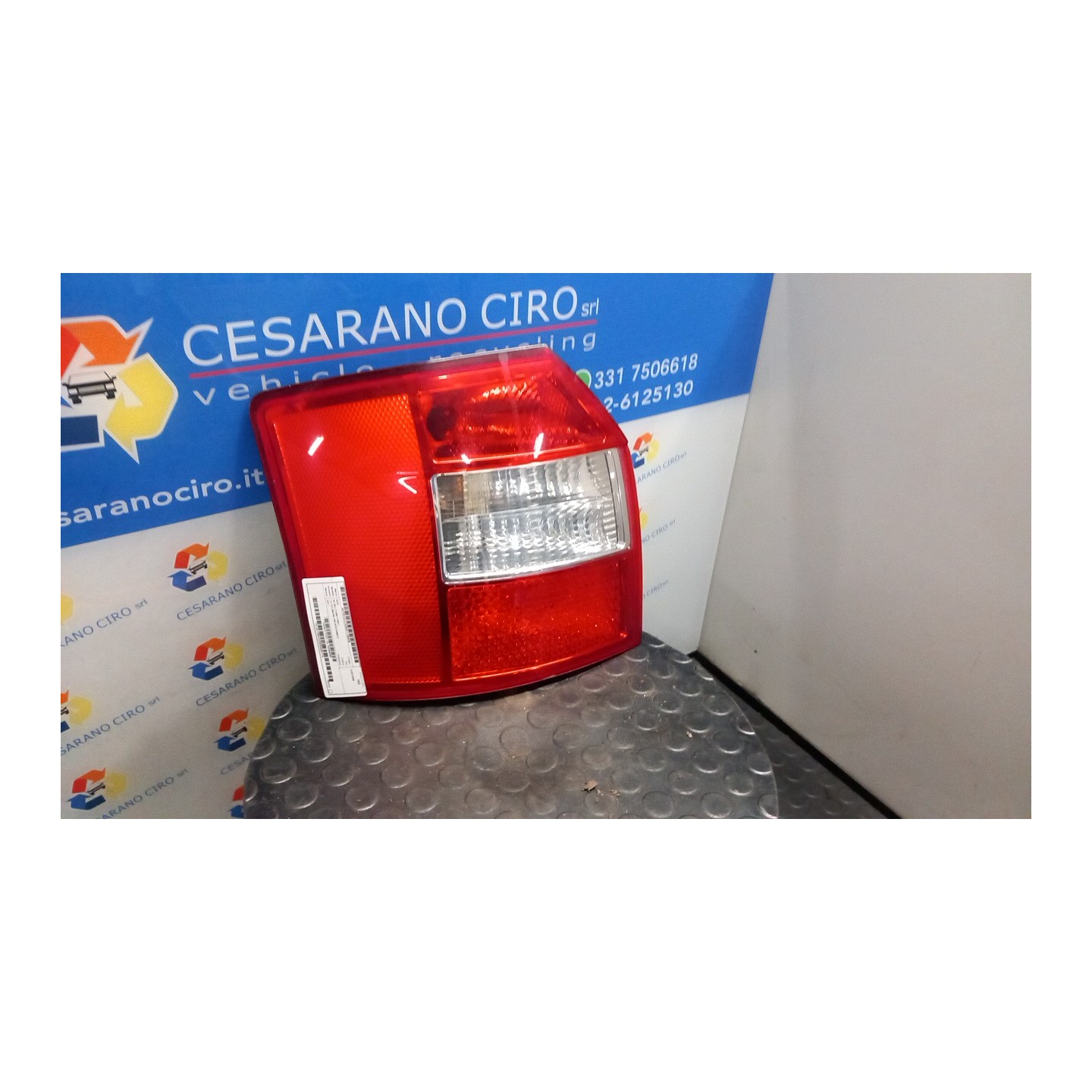 FANALE POST. SX. 036 AUDI A4 (8E) (11/00-11/04) AVF 8E9945095