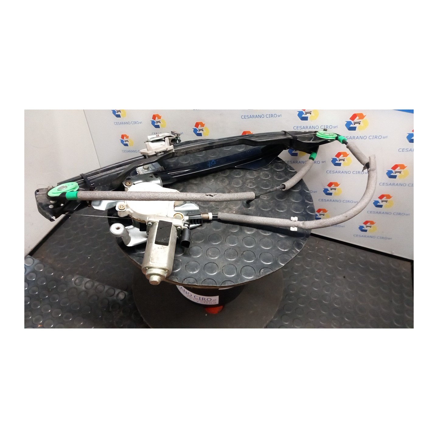 ALZACRISTALLO ELETTR. PORTA ANT. C/MOTORINO DX. 072 FORD FOCUS (CAK) (10/98-03/02) C9DB 1331612