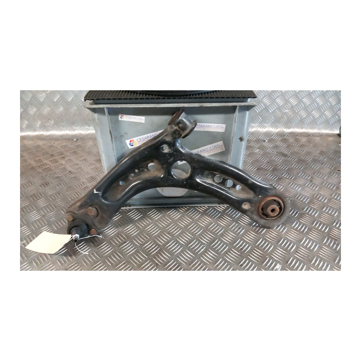 BRACCIO OSCILLANTE SOSP. ANT. SX. 040 SEAT LEON (10/12-10/17) CRM 5Q0407151L
