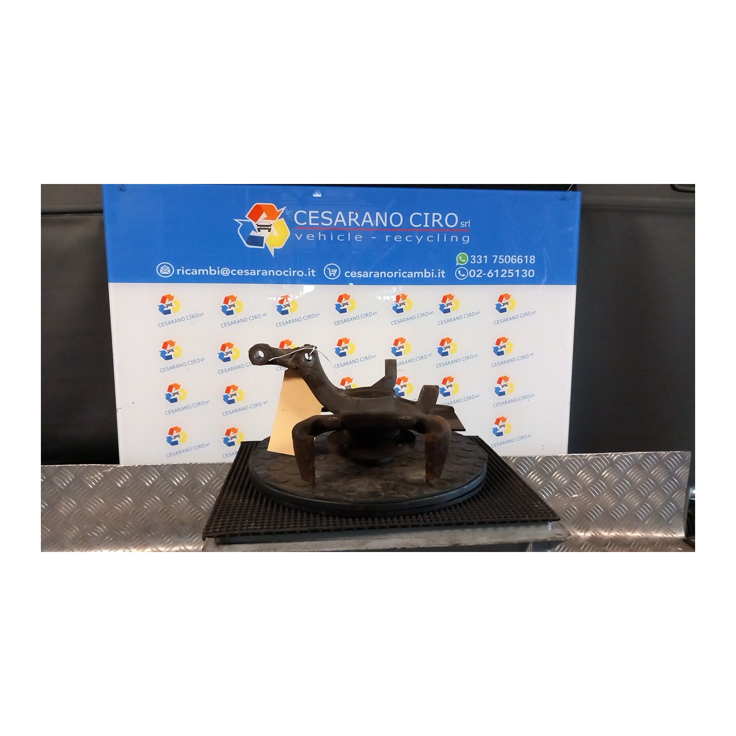MONTANTE SOSP. ANT. DX. 177 VOLKSWAGEN POLO 3A SERIE (11/94-09/01) AUD 6N0407256B