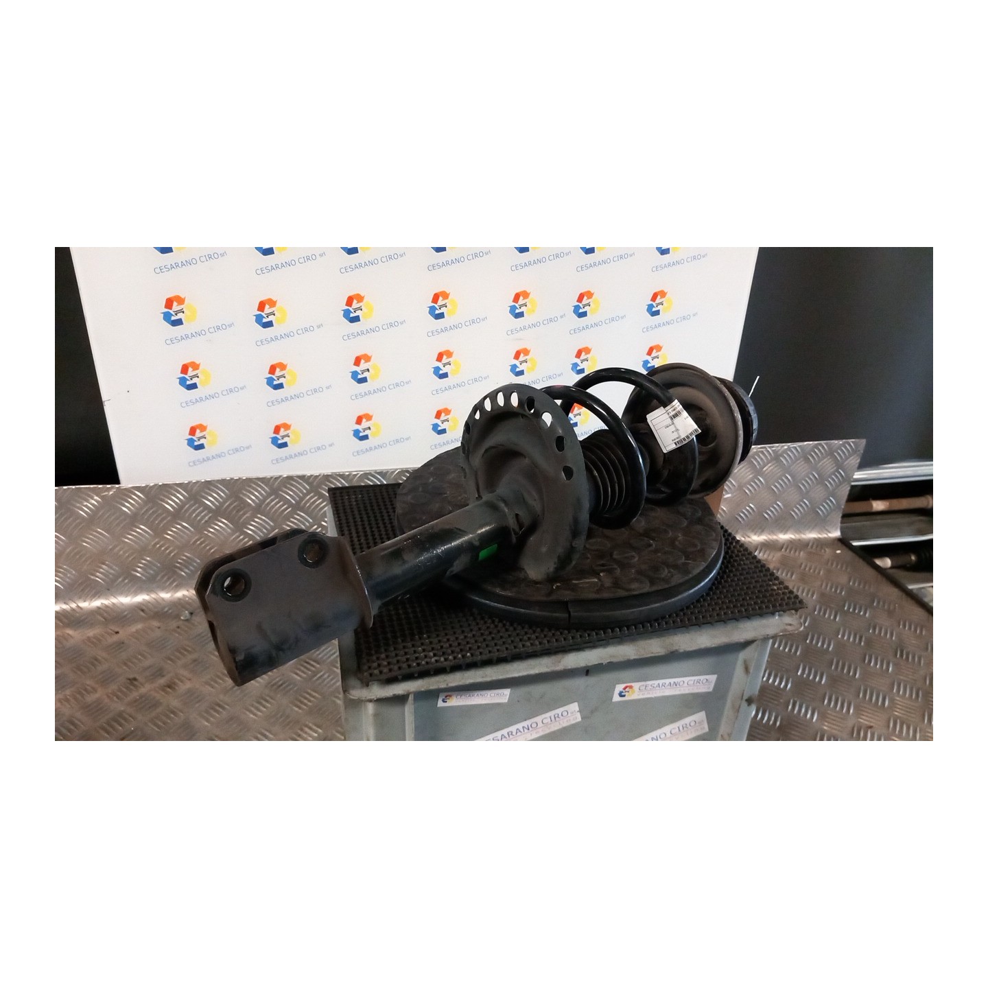 AMMORTIZZATORE ANT. STABILIMENTO PRODUZ.A DX. 025 DACIA SANDERO (07/08-04/13) K7JA7 8200807029