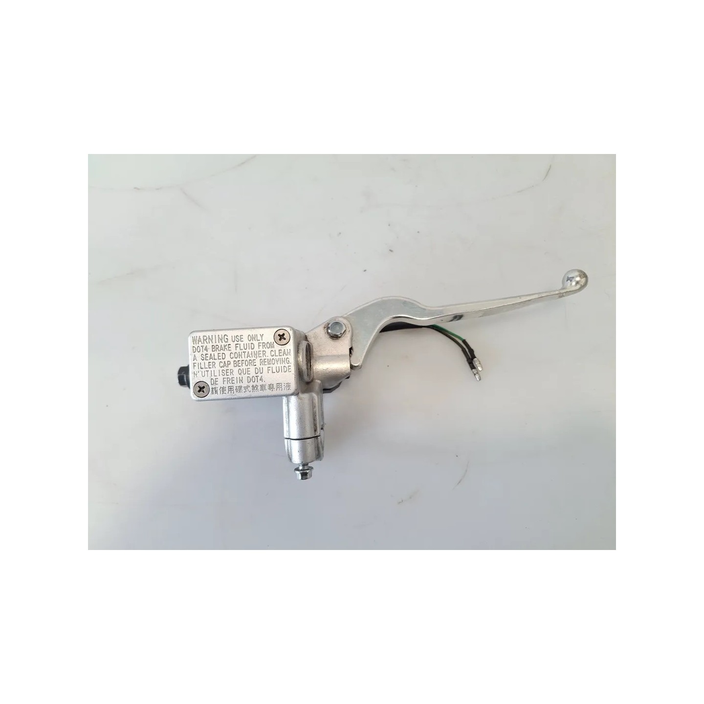 Pompa con serbatoio liquido freni anteriore con leva Kymco Agility 200 R16+ (E5) Agility 200 R16+ Destro
