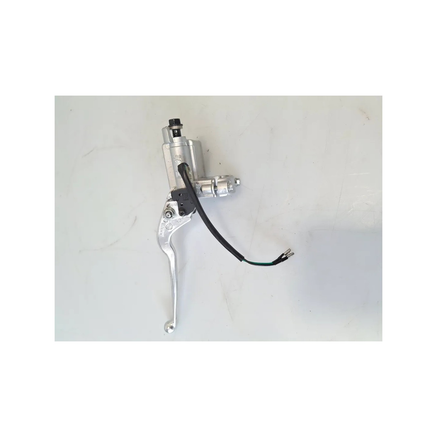 Pompa con serbatoio liquido freni anteriore con leva Kymco Agility 200 R16+ (E5) Agility 200 R16+ Destro