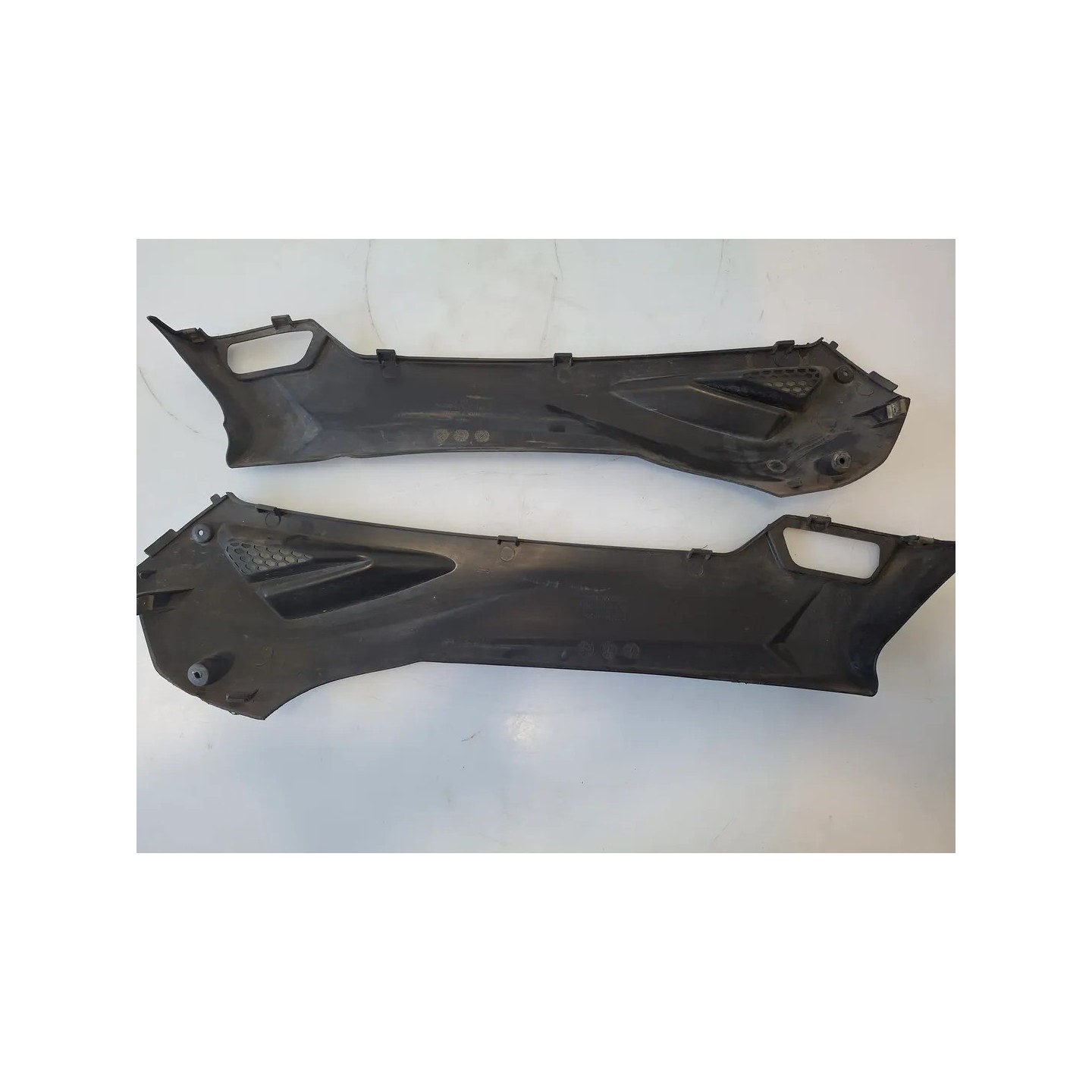 Carenatura laterale sottopavimento Kymco Agility 125 R16 (E3) Agility 125 R16 Sinistro