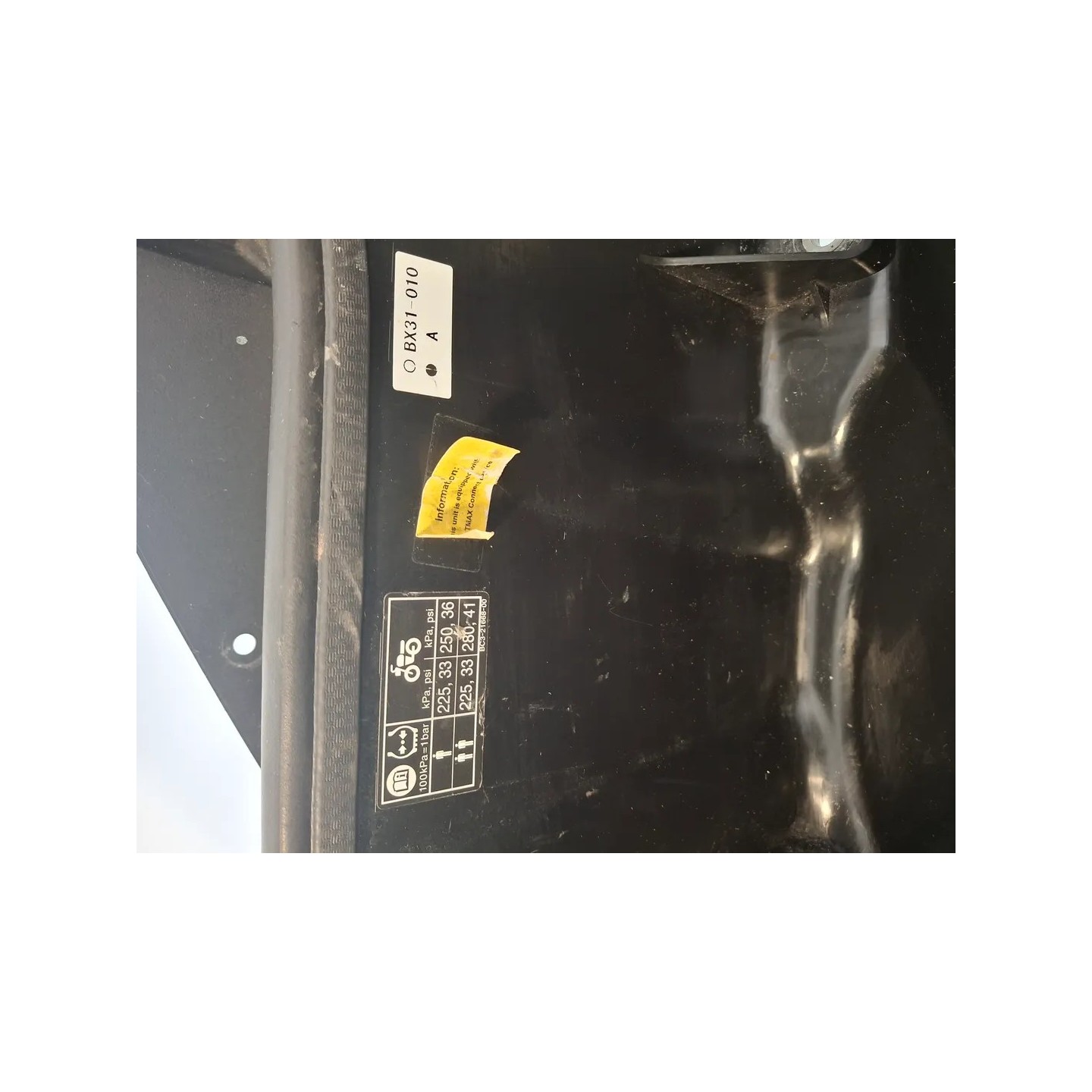 Vano porta casco Yamaha T-Max 530 (E4) (17-) T-Max 530 SX 