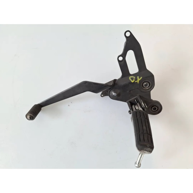 Supporto pedana appoggiapiede anteriore Yamaha MT-07 (E5) MT-07 ABS 35Kw Sinistro